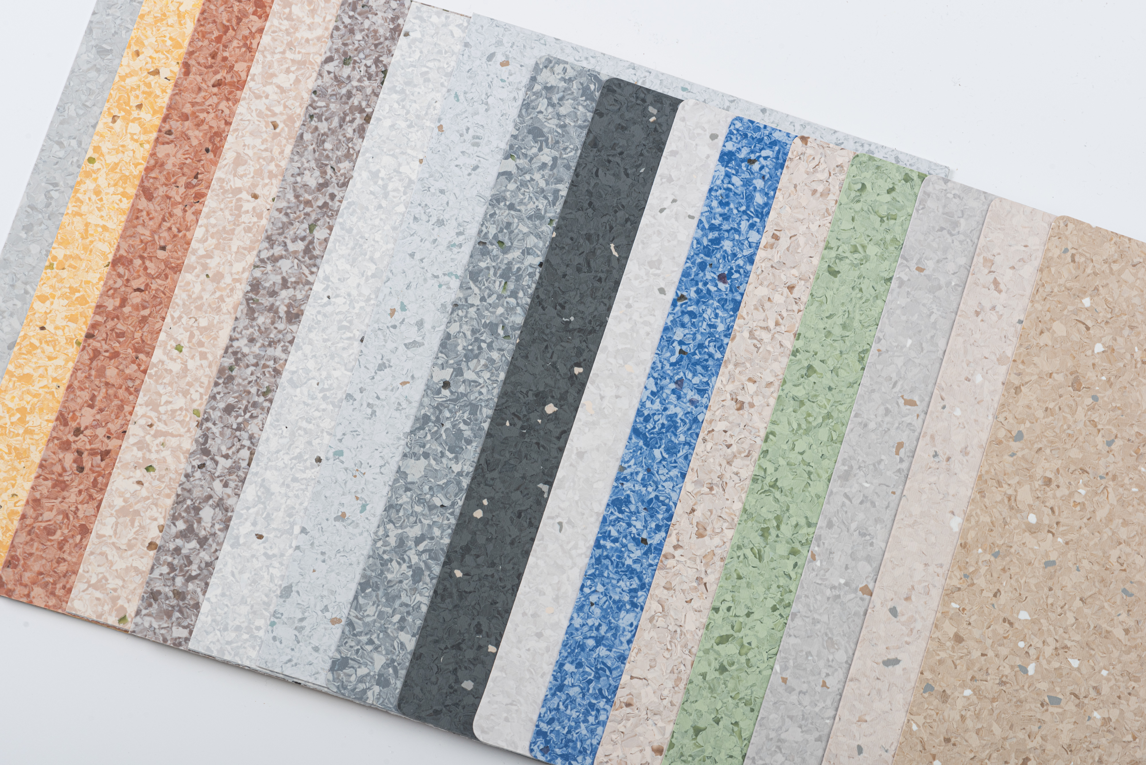 同質(zhì)透心PVC地板的價(jià)格是多少【騰方PVC地板】