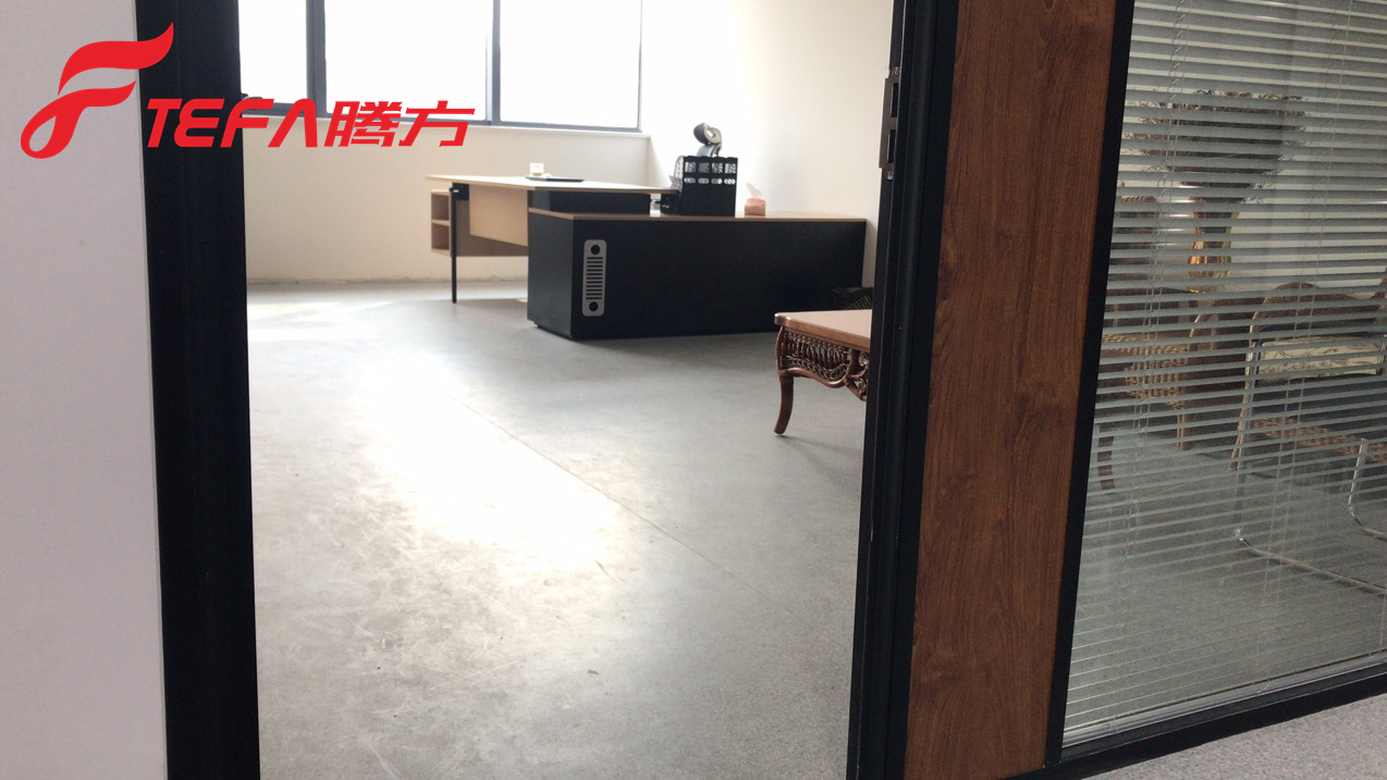 PVC地板、瓷磚、木地板，哪個(gè)商用比較好【騰方PVC地板】